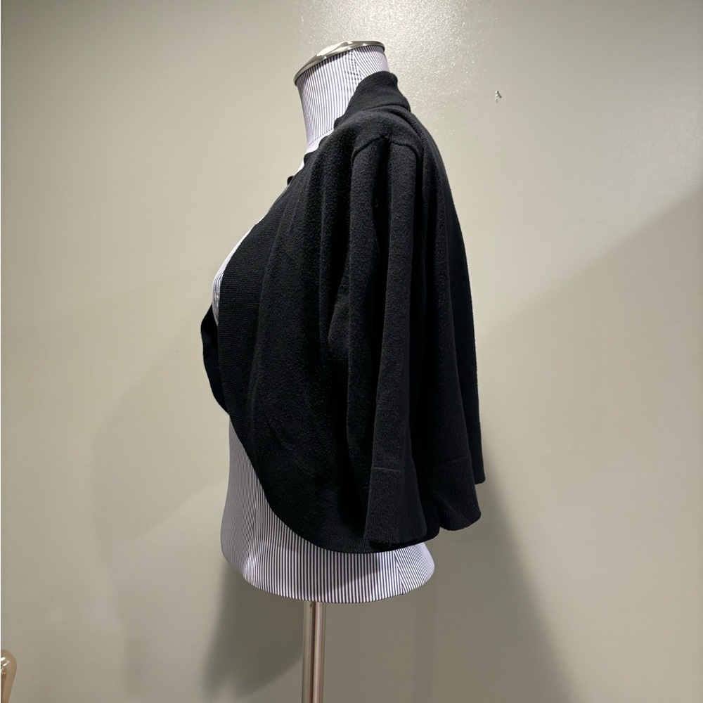 Xiliratic Ladies Black Shortsleeve Shrug. Size Large - Picture 4 of 5